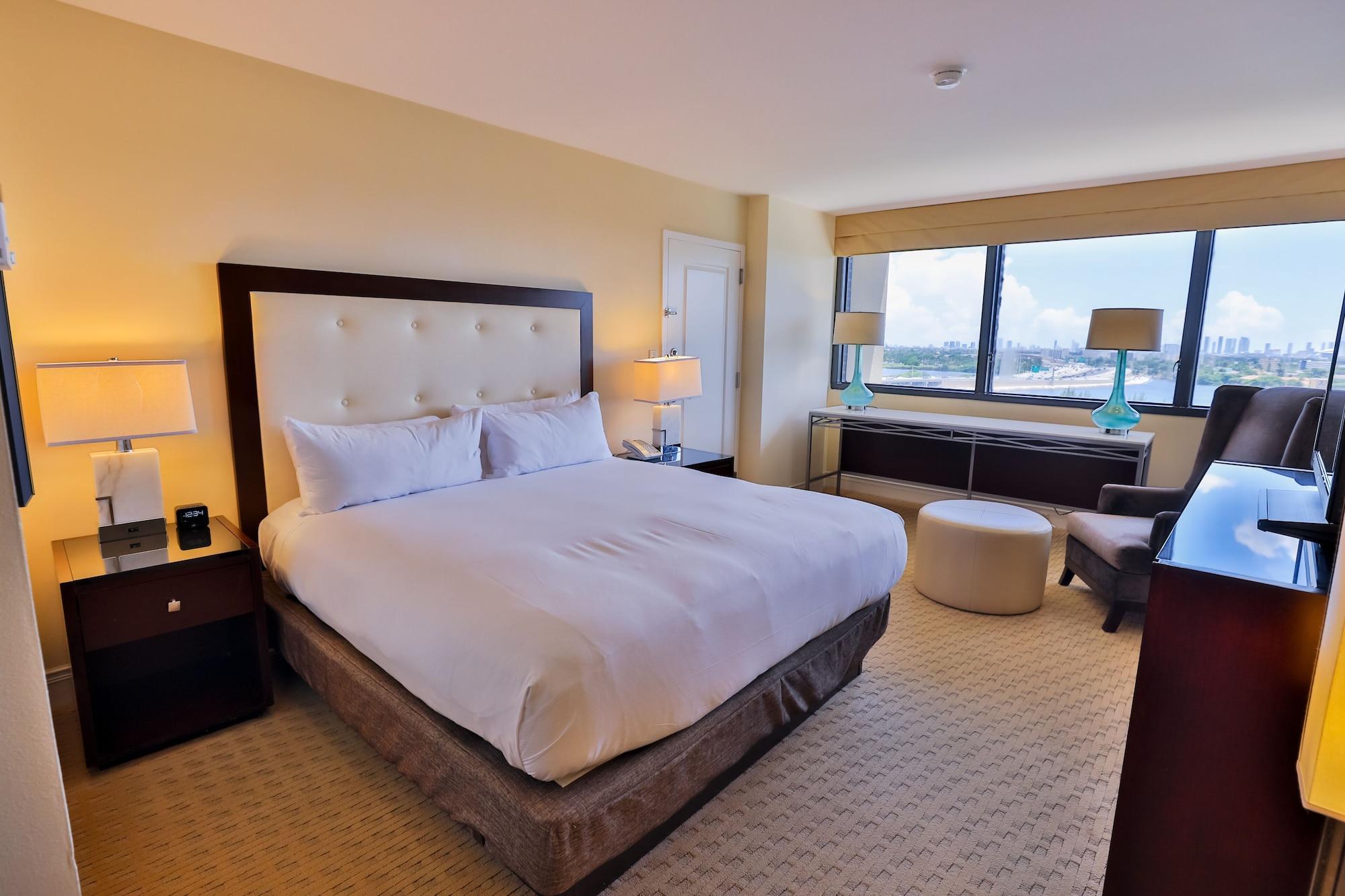 Hilton Miami Airport Blue Lagoon Экстерьер фото