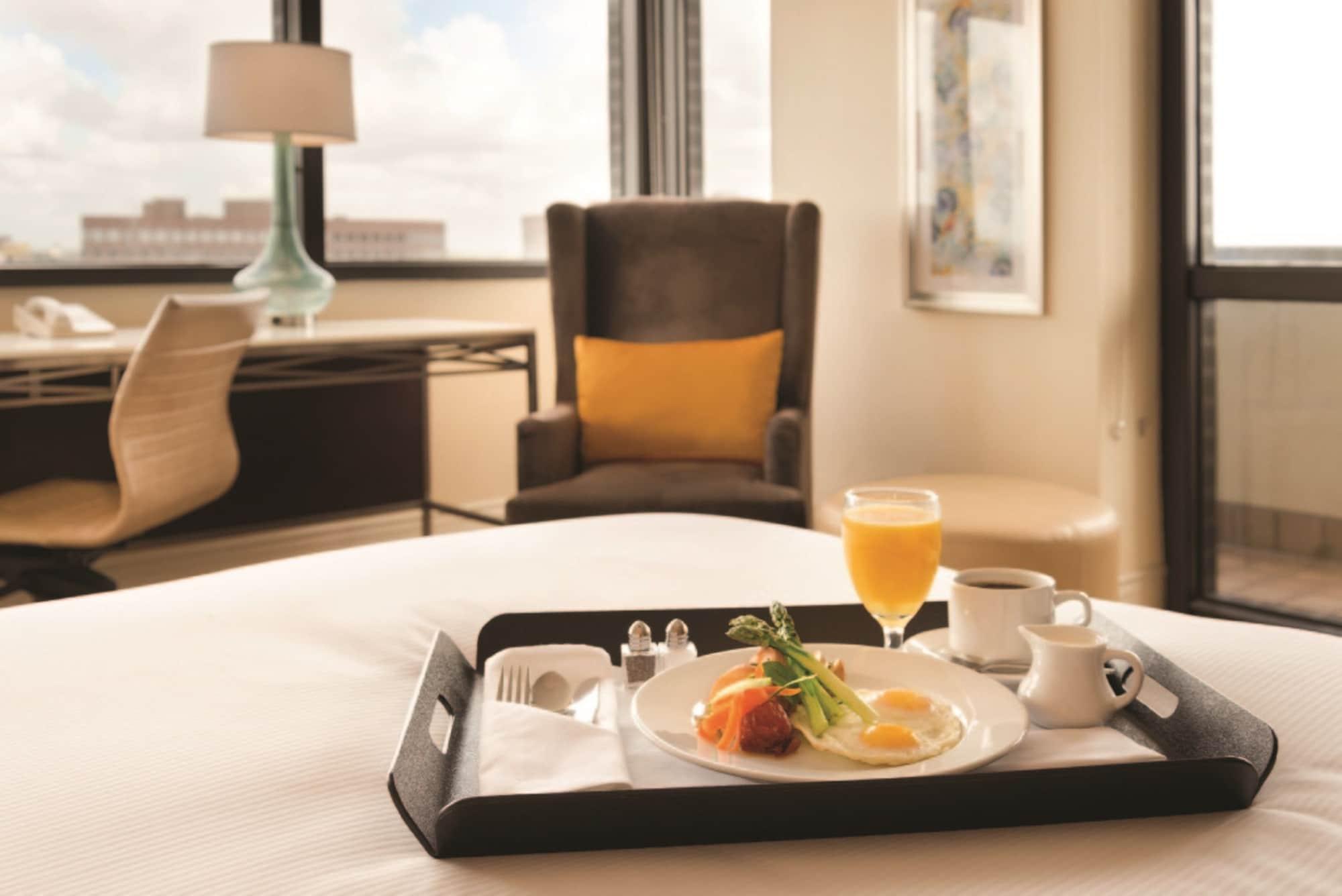 Hilton Miami Airport Blue Lagoon Экстерьер фото
