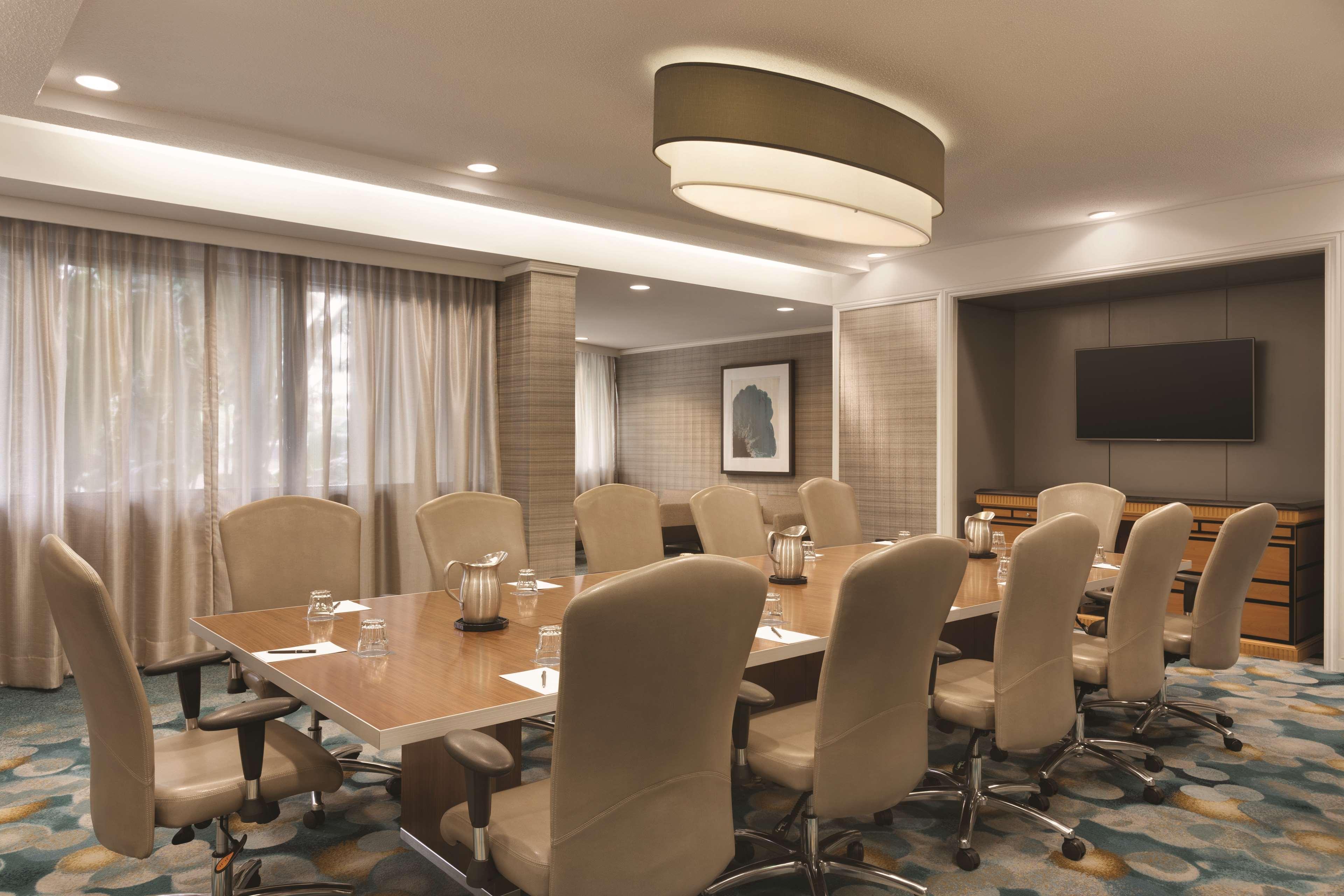 Hilton Miami Airport Blue Lagoon Экстерьер фото