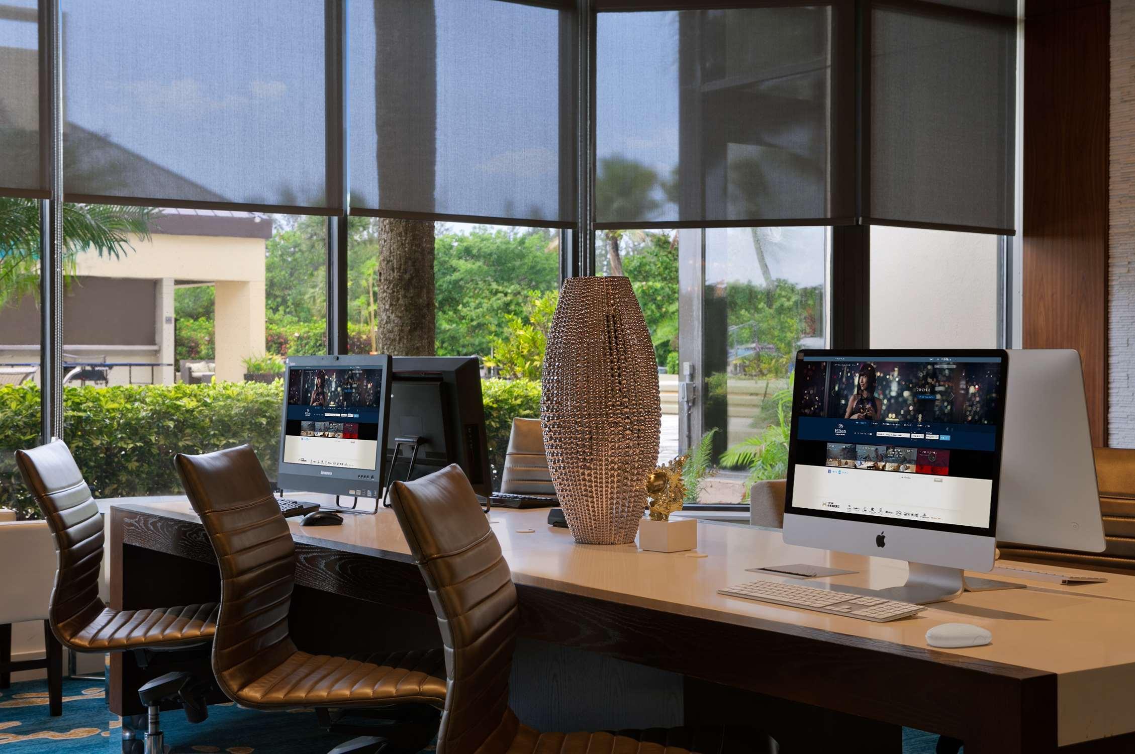 Hilton Miami Airport Blue Lagoon Экстерьер фото