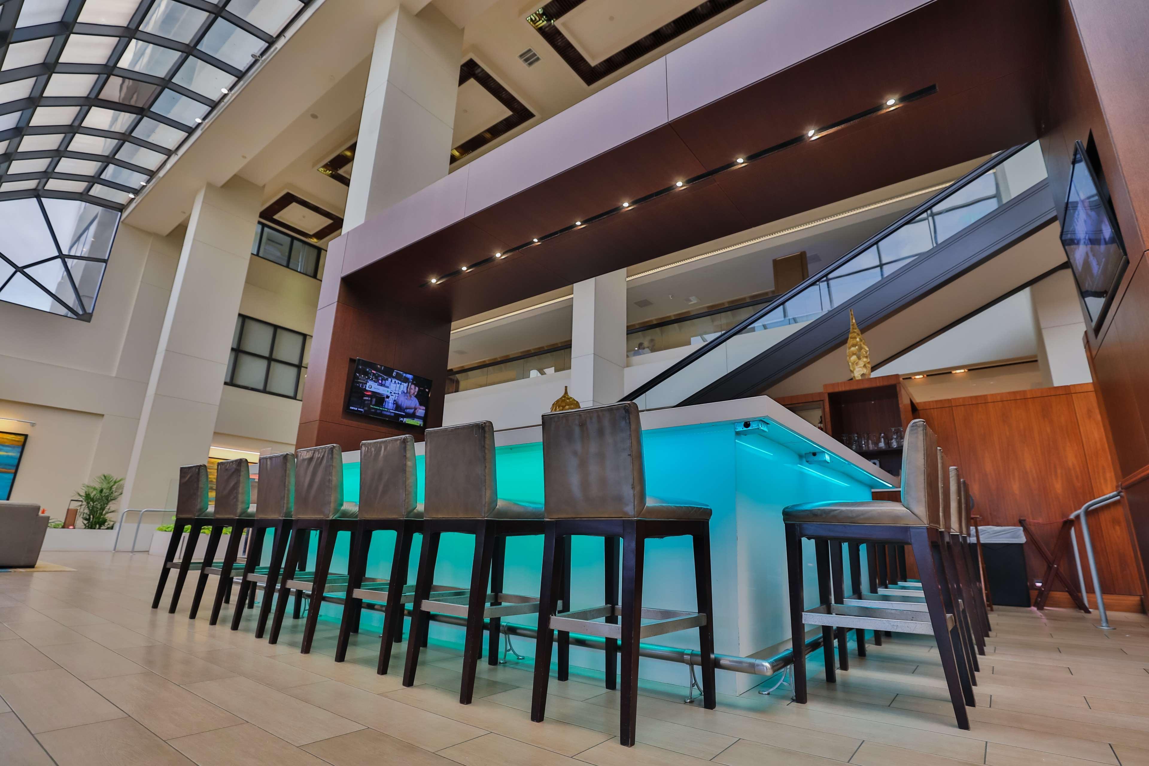 Hilton Miami Airport Blue Lagoon Экстерьер фото