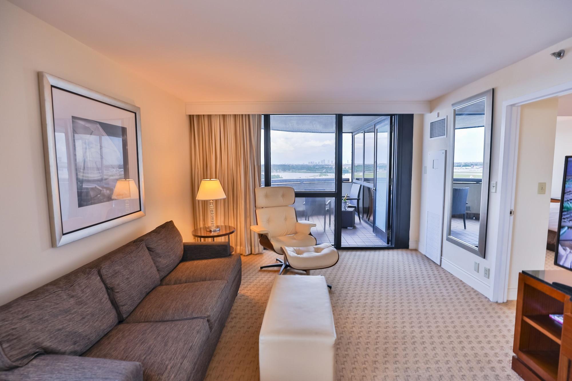 Hilton Miami Airport Blue Lagoon Экстерьер фото