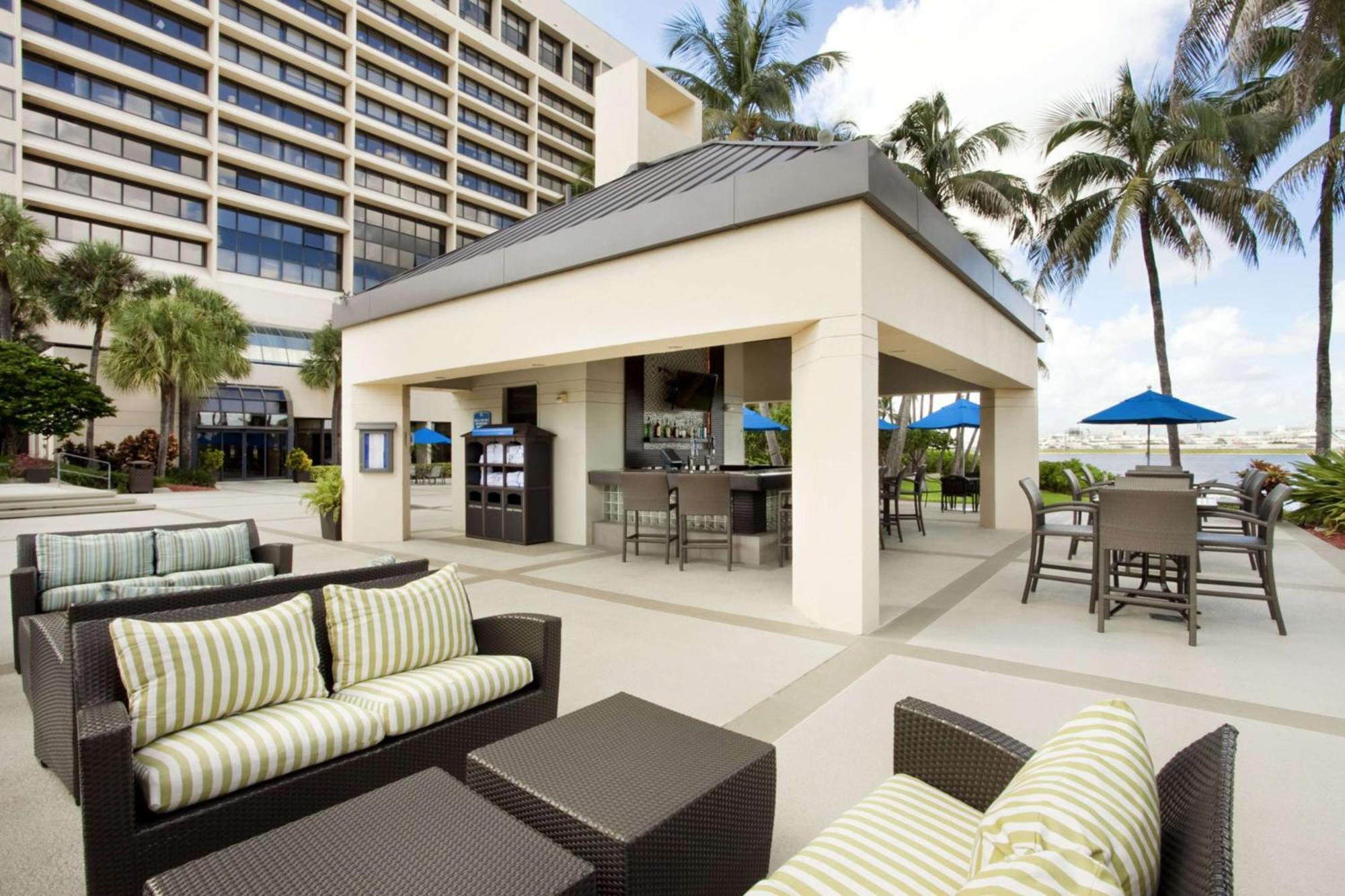 Hilton Miami Airport Blue Lagoon Экстерьер фото